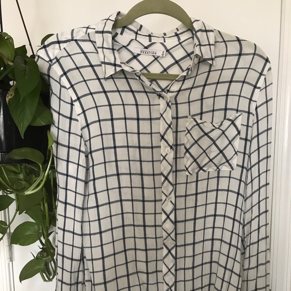 Kenneth Cole Reaction flowy button down - Picture 3 of 3